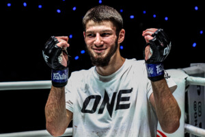 OL113 Denphuthai vs Asadula Imangazaliev 16