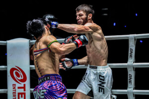 OL113 Denphuthai vs Asadula Imangazaliev 8