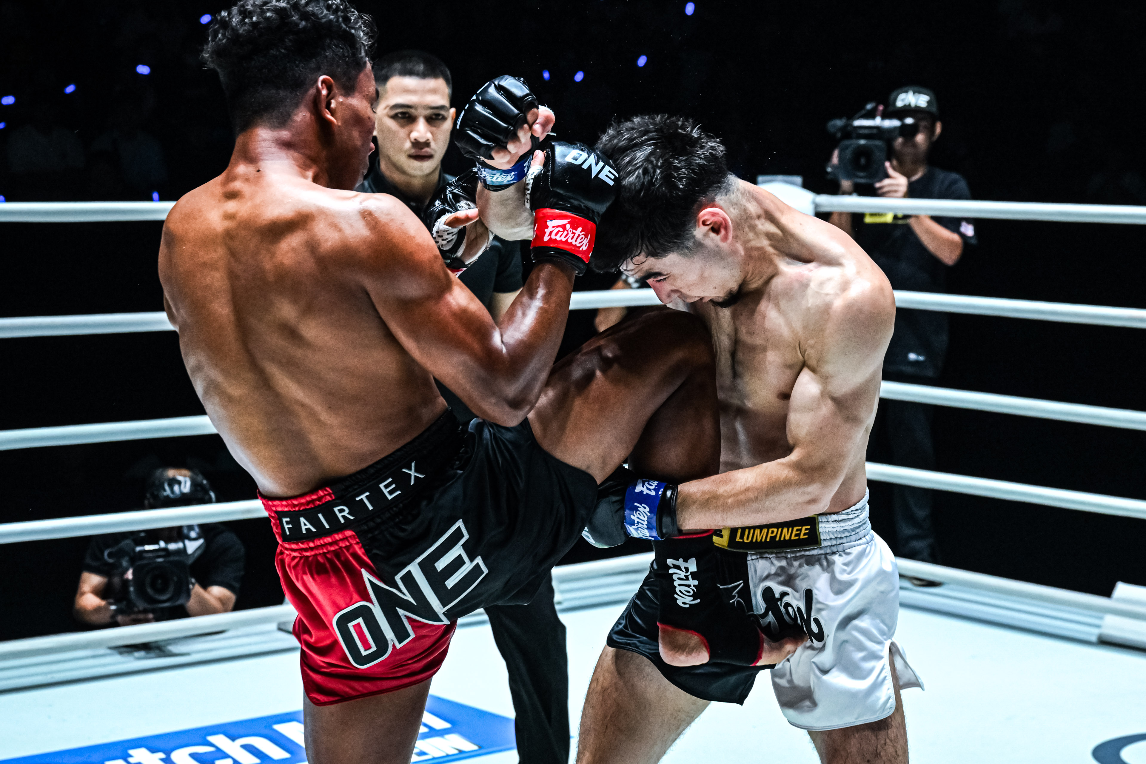 OL114 Petsukumvit vs Aslamjon Ortikov 7.jpg