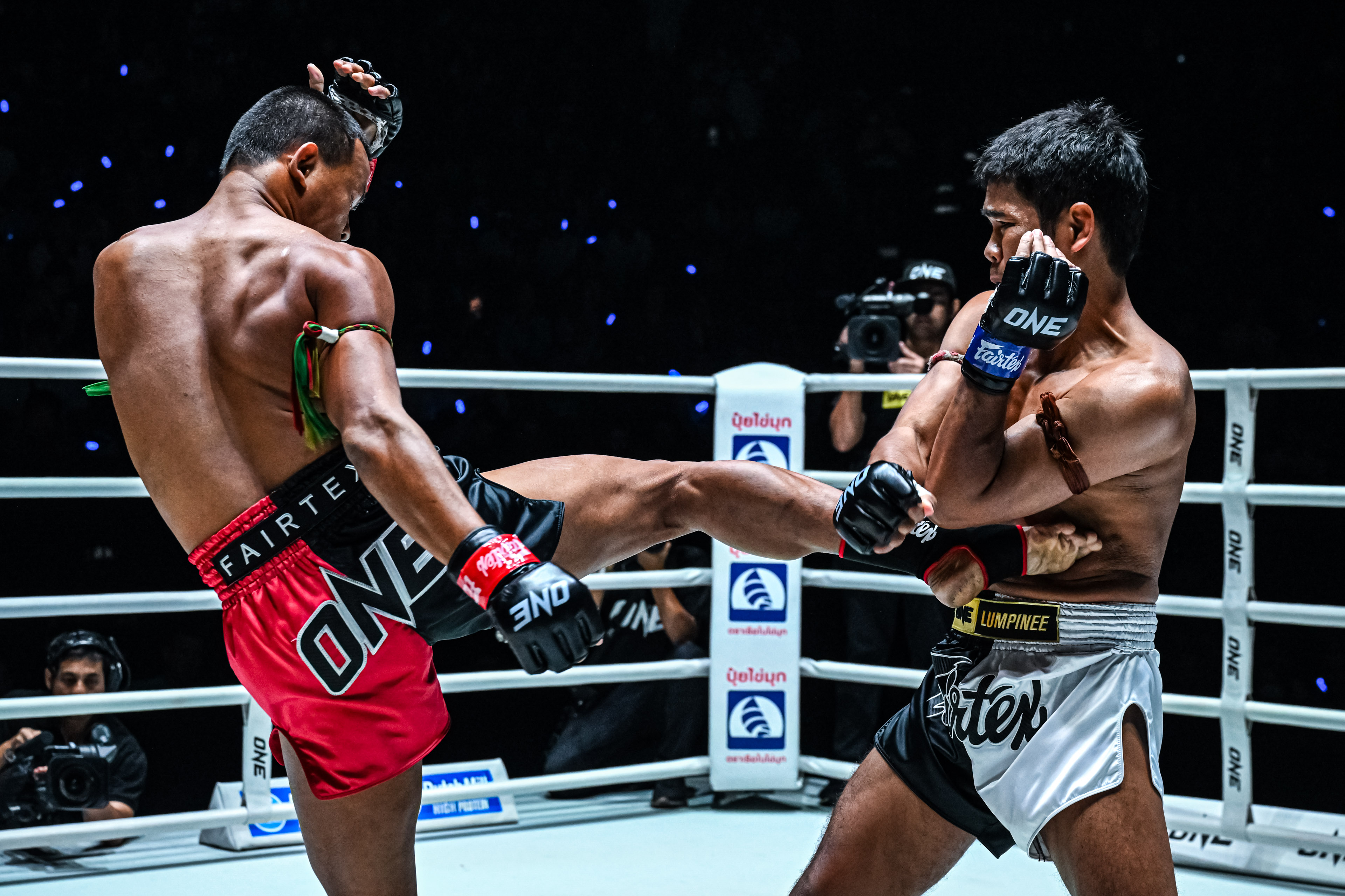 OL114 Seksan vs Muangthai 2.jpg