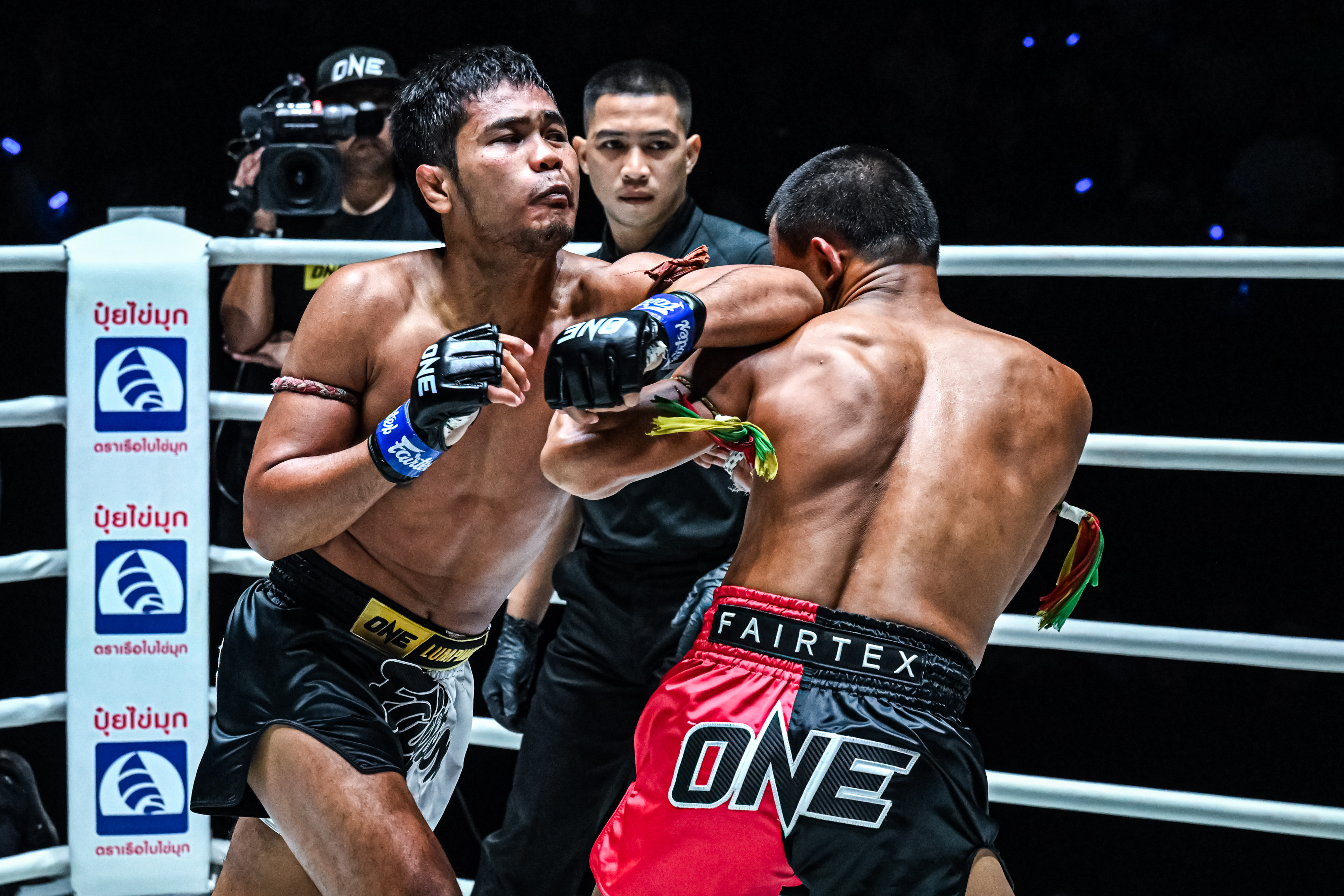 OL114 Seksan vs Muangthai 7.jpg