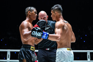 OL114_11_SangarthitvsSuablack 23