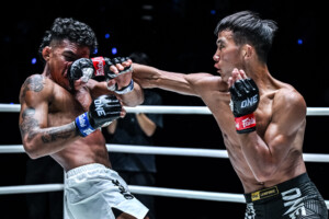 02 Batochir Batsaikhan vs Harlysson Nunes OL122 13
