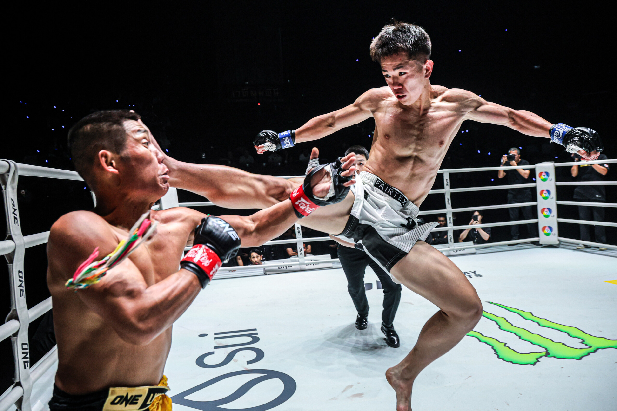 03 Nueaphet vs Ryuya Okuwaki OL121 (13)