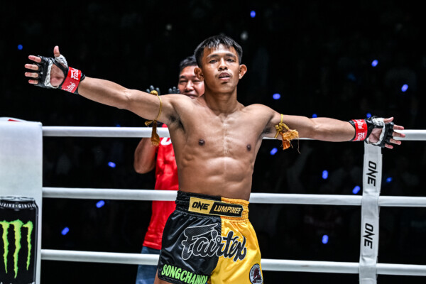 10 Songchainoi vs Numsurin OL122 (12)