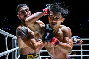 11 Khunsuek vs Hassan Vahdanirad OL119 45