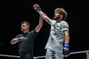 12 Tengnueng vs Maksim Bakhtin OL121 15