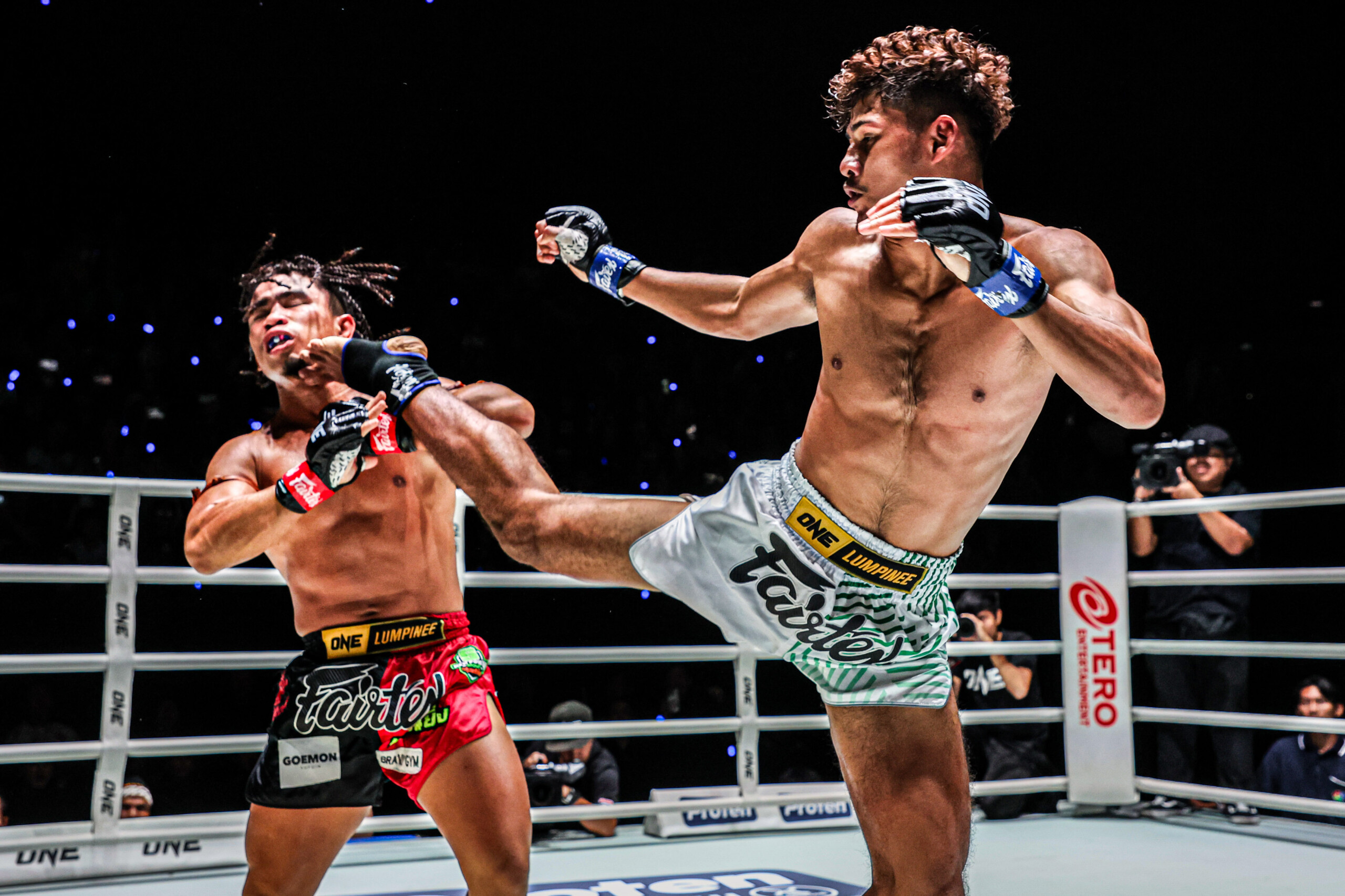 12 Suriyanlek vs Decho OL124 (15)