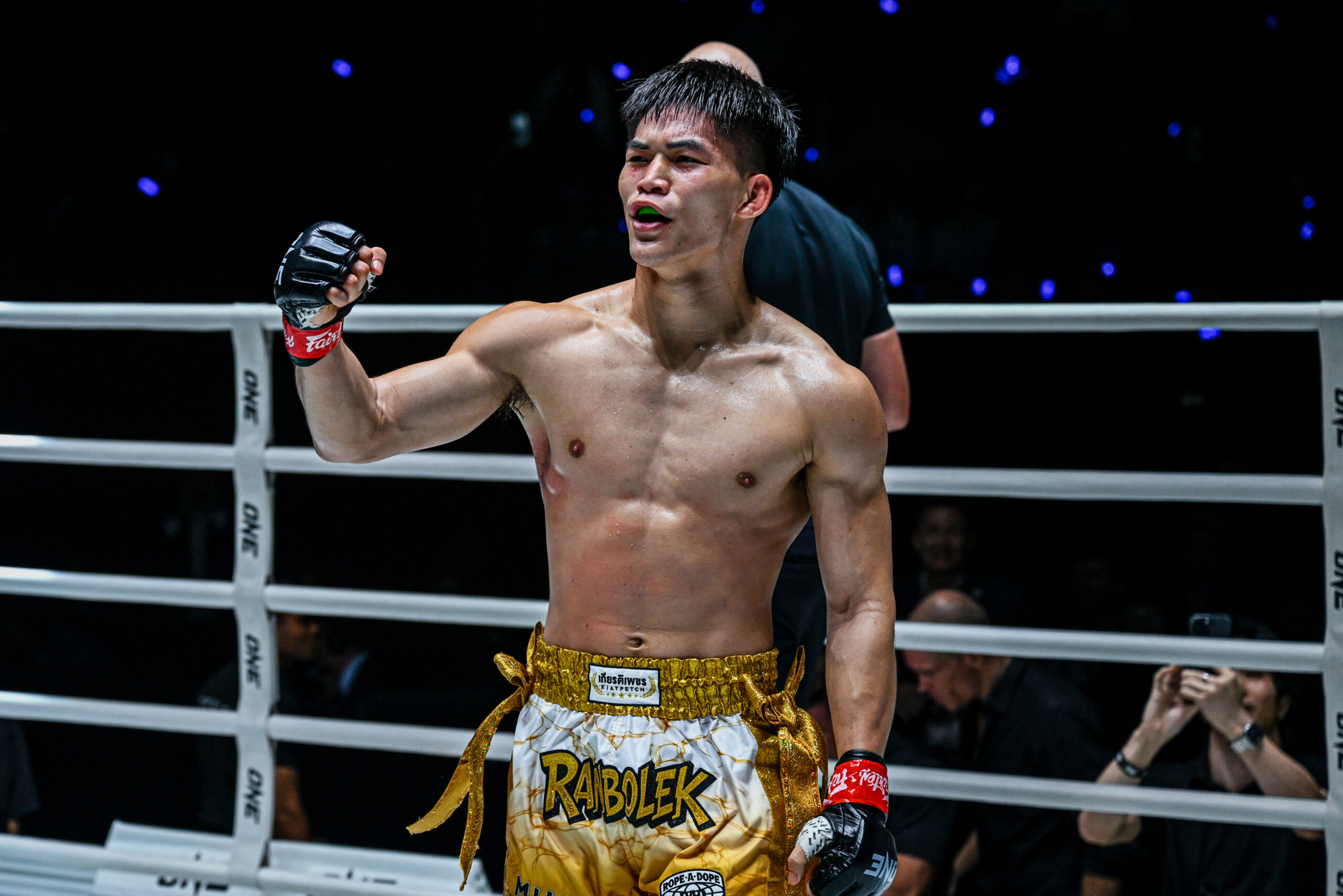 ไม่ลองไม่รู้ “แรมโบ้เล็ก” เผยเป้าหมายใหม่พร้อมวัดชั้น “แฮ็กเกอร์ตี” 2 OFN35_05_Rambolek_vs_DmitriiKovtun (30)