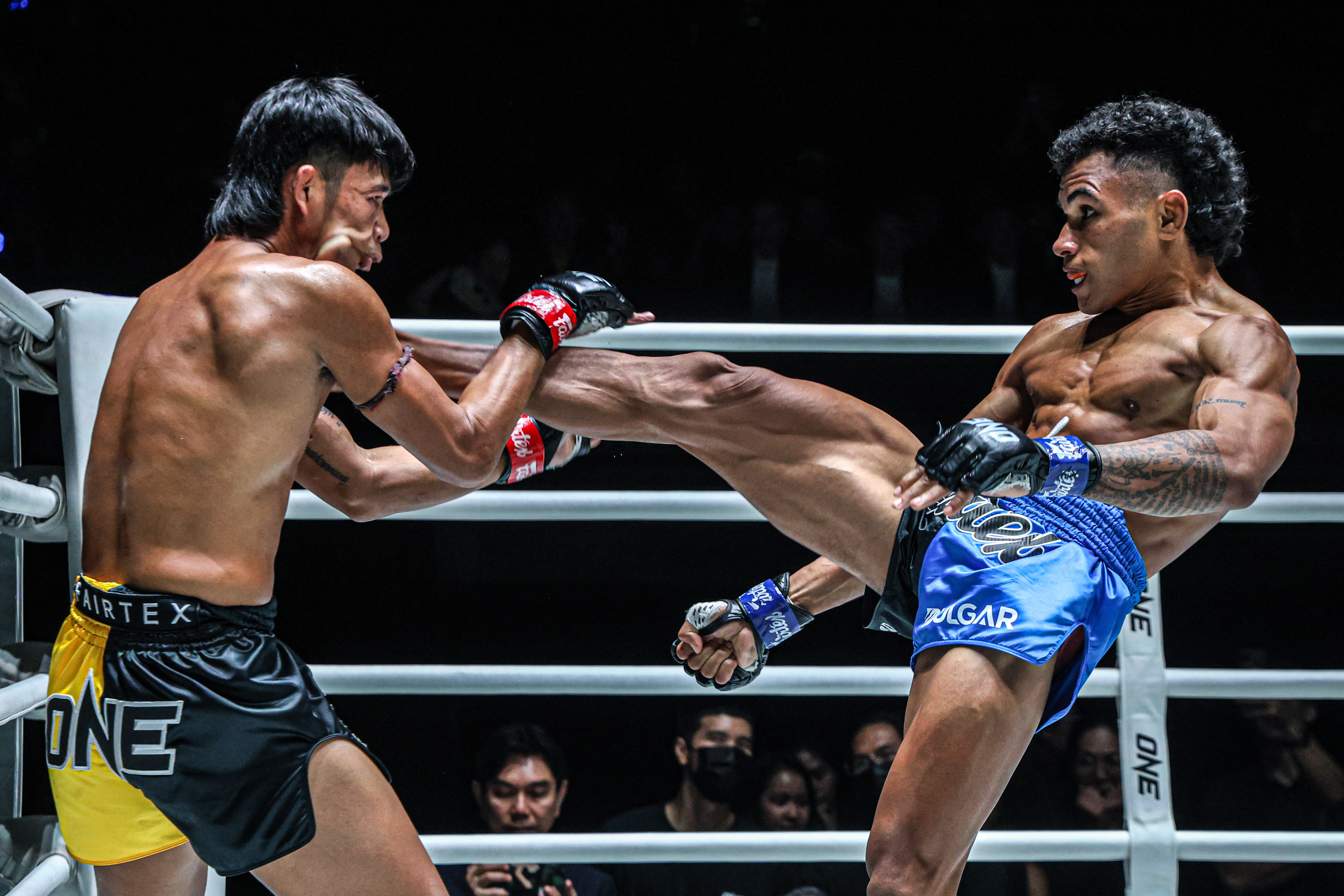 OL125 Kongchai vs Walter Goncalves 12.jpg