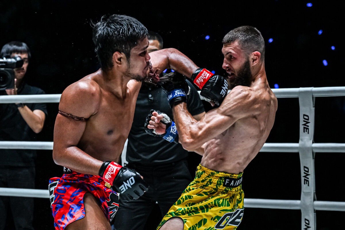 OL1265_10 Muangthai vs Antar Kacem (7)