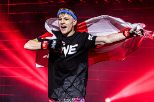 06 Fergus Smith vs Zahran Al Wesabi OL129 21