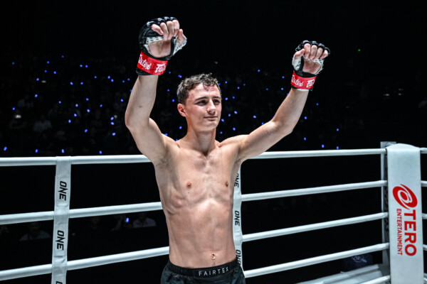 06 Rustam Yunusov vs Petsukumvit OL131 (15)