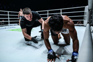 06 Rustam Yunusov vs Petsukumvit OL131 4