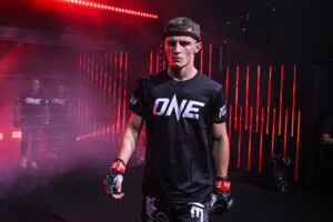 06 Rustam Yunusov vs Petsukumvit OL131 43