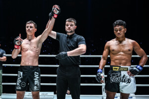 06 Rustam Yunusov vs Petsukumvit OL131 8