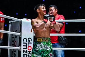 11 Songchainoi vs Salai Htan Khee Shein OL130 12