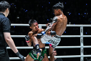 11 Songchainoi vs Salai Htan Khee Shein OL130 53