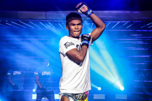 12 Tengnueng vs Tun Min Aung OL129 19