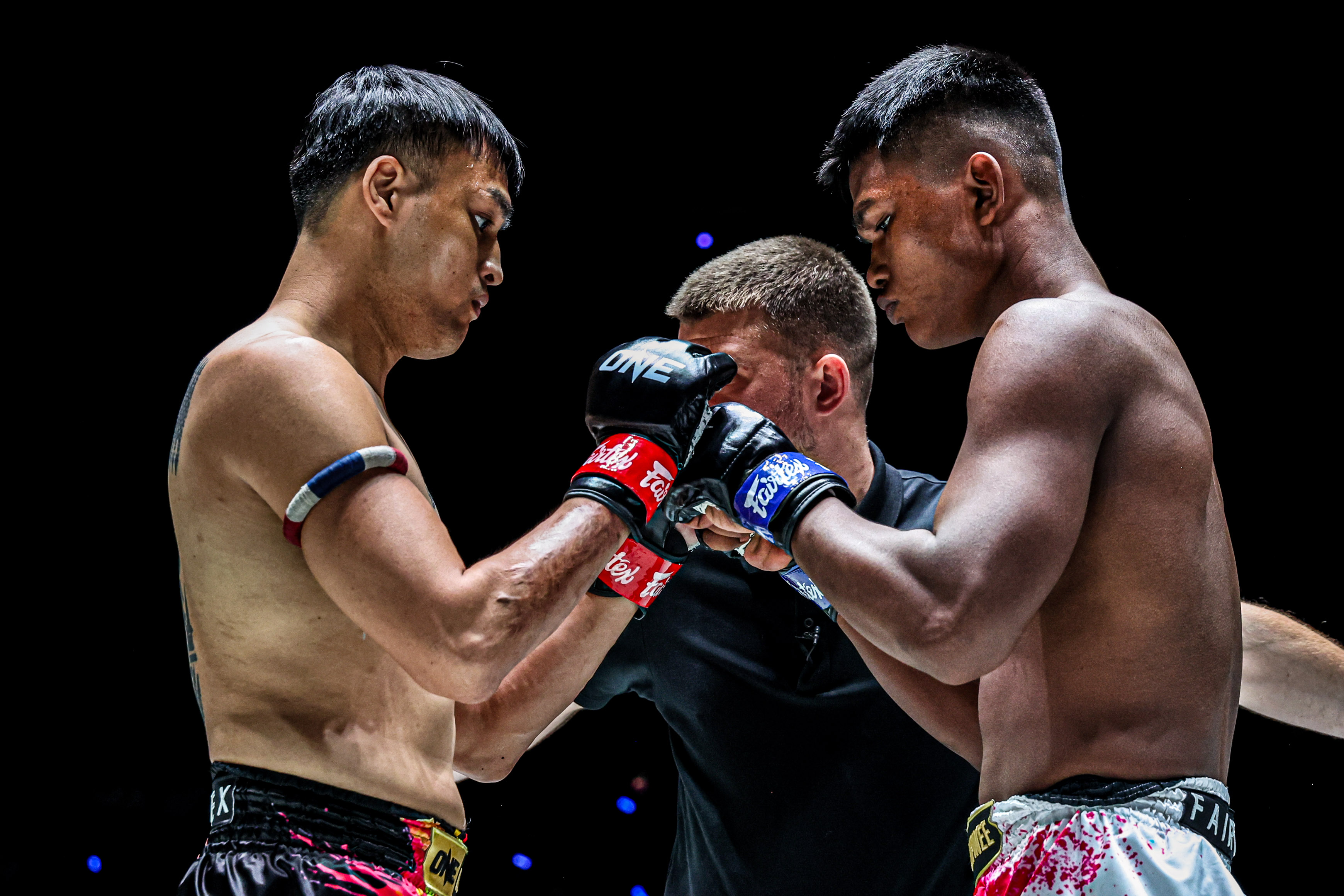 12 Tengnueng vs Tun Min Aung OL129 23.jpg