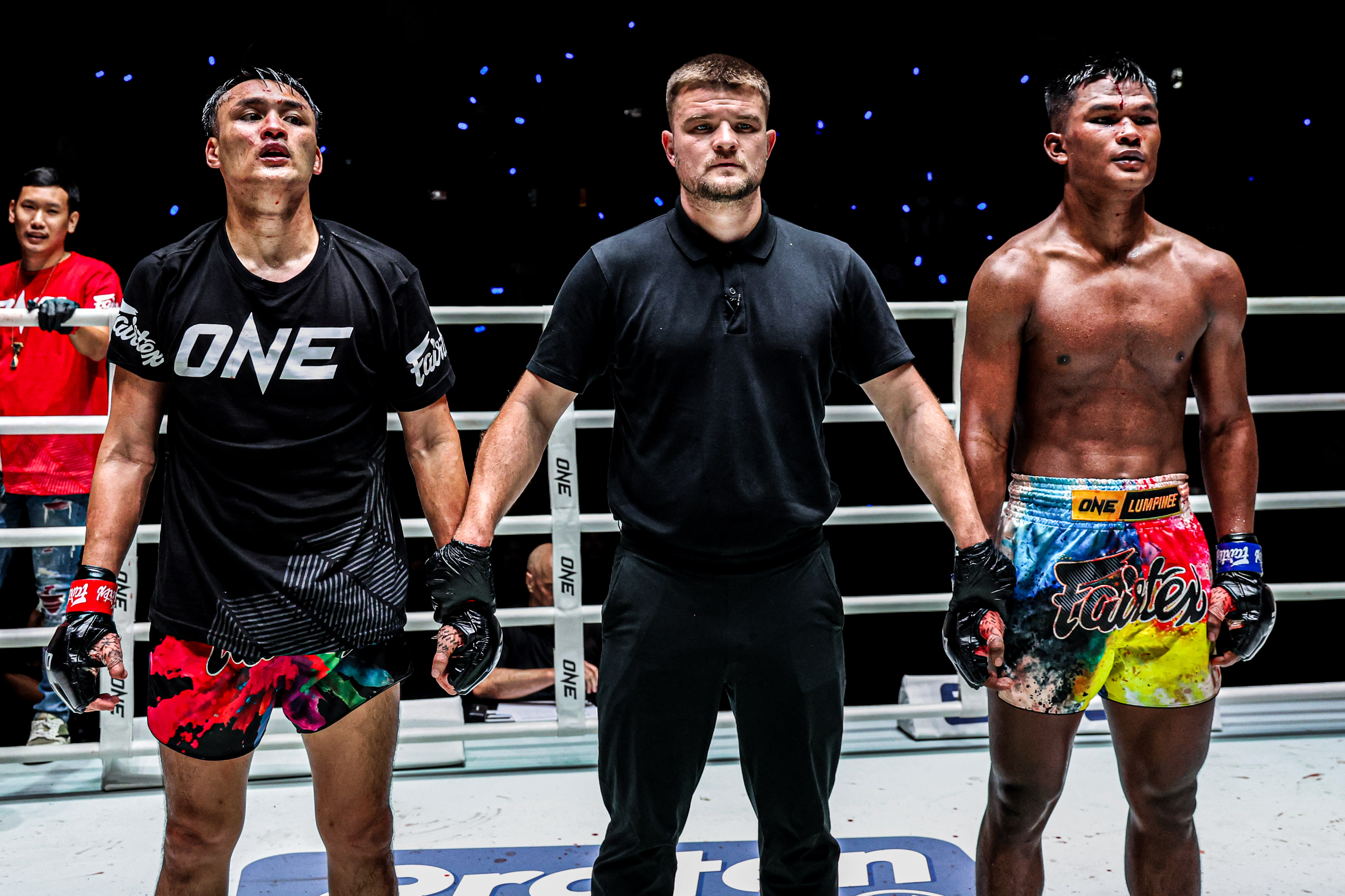 12 Tengnueng vs Tun Min Aung OL129 29.jpg