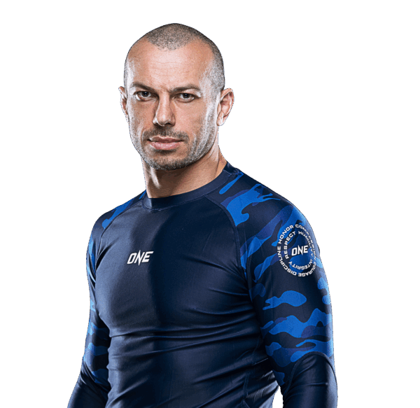 Lachlan_Giles Hero 1200x1165 1