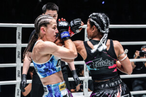 OL128 Duangdawnoi vs Kim Townsend 12