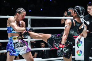 OL128 Duangdawnoi vs Kim Townsend 13