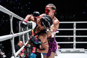 OL128 Duangdawnoi vs Kim Townsend 19