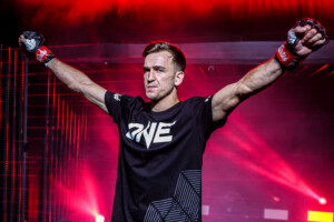 OL128 Stephen Irvine vs Rambong 15