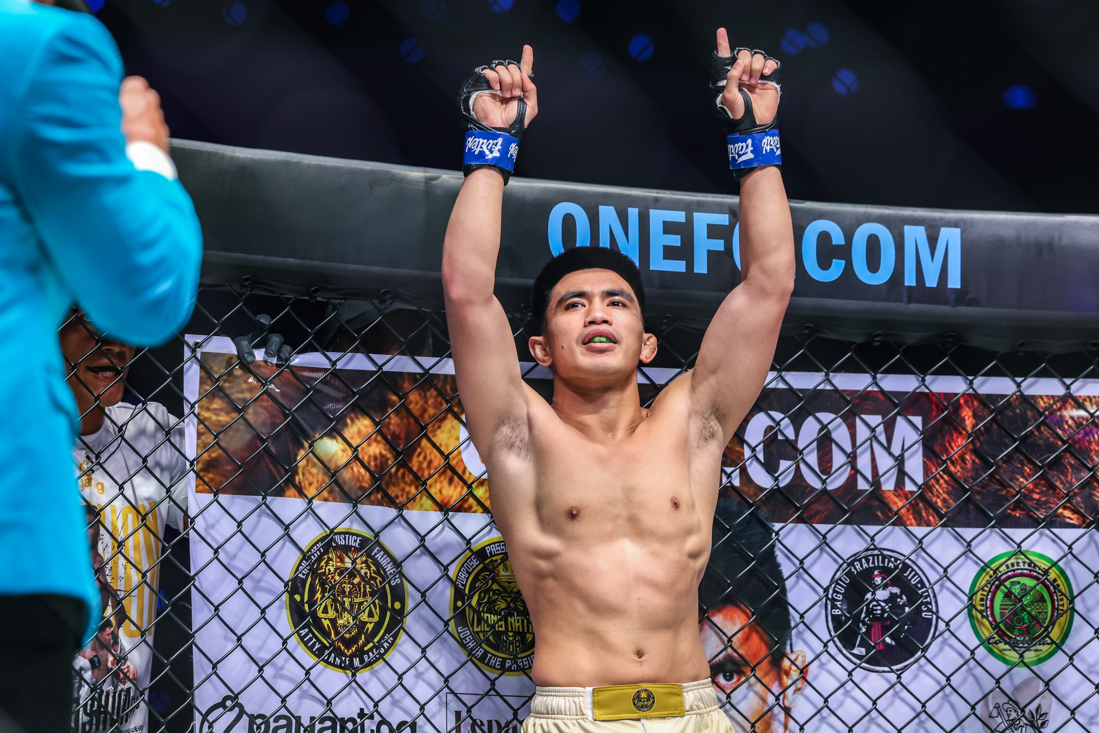 15 Yuya Wakamatsu VS Joshua Pacio ONE173 21.jpg