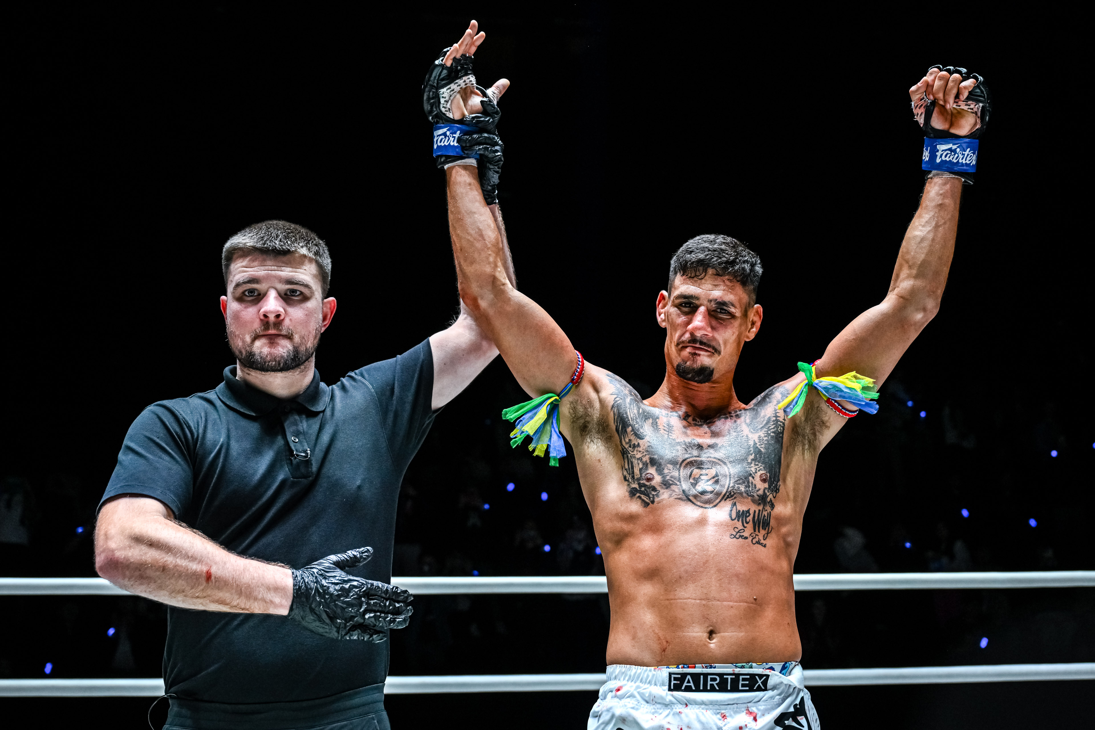 Cover_12_Worapon_vs_JulioLobo 16.jpg