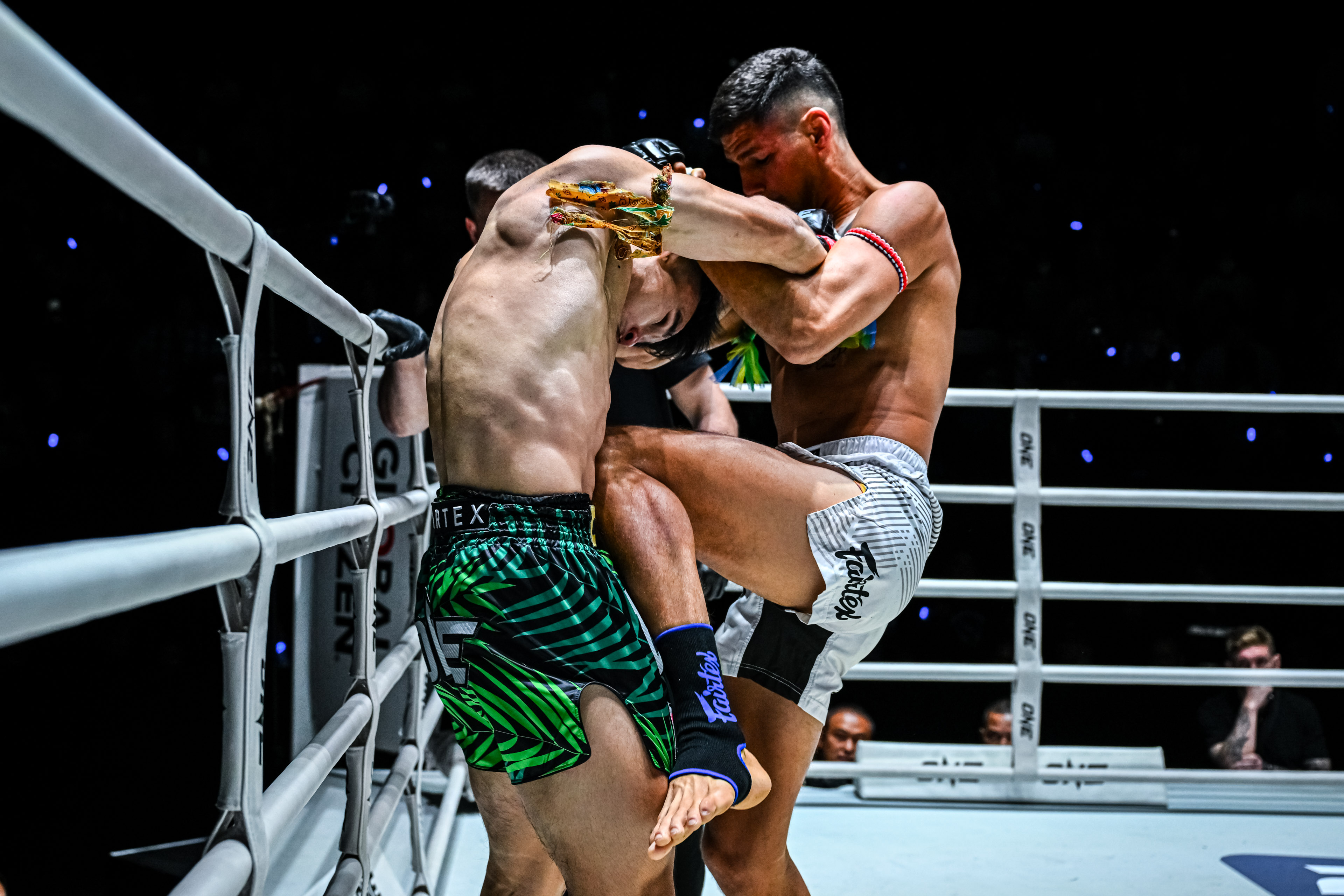 Cover_12_Worapon_vs_JulioLobo 9.jpg