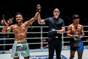 OL132_06 Khunponnoi vs Thant Zin 2