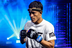 OL132_06 Khunponnoi vs Thant Zin 26