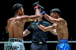 OL132_06 Khunponnoi vs Thant Zin 30