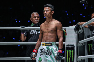 OL132_06 Khunponnoi vs Thant Zin 9