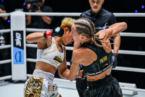 OFN38_04 Phetjeeja Lukjaoporongtom VS Martyna Dominczak 1