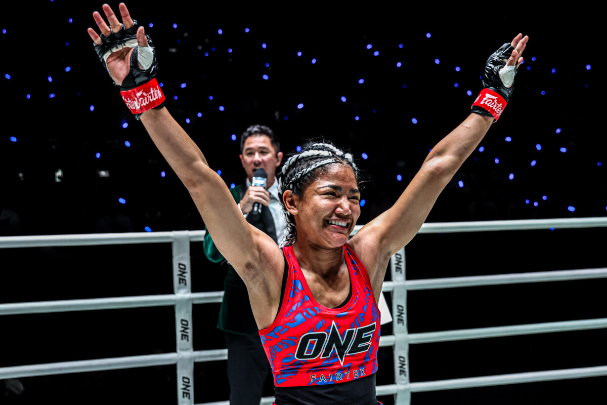 OL137_03 Duangdawnoi vs Regan Gowing (21)