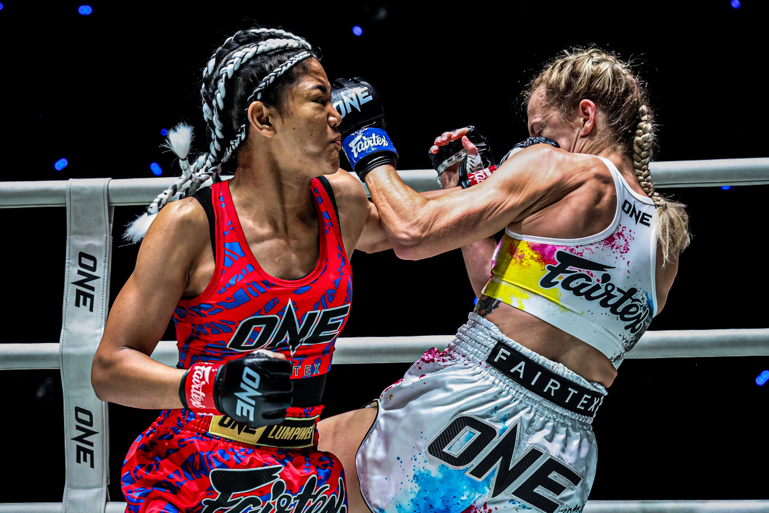 OL137_03 Duangdawnoi vs Regan Gowing (32)