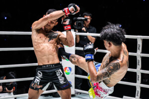 OL137_09 Suablack vs Pakorn 11