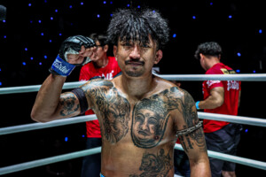 OL137_09 Suablack vs Pakorn 2