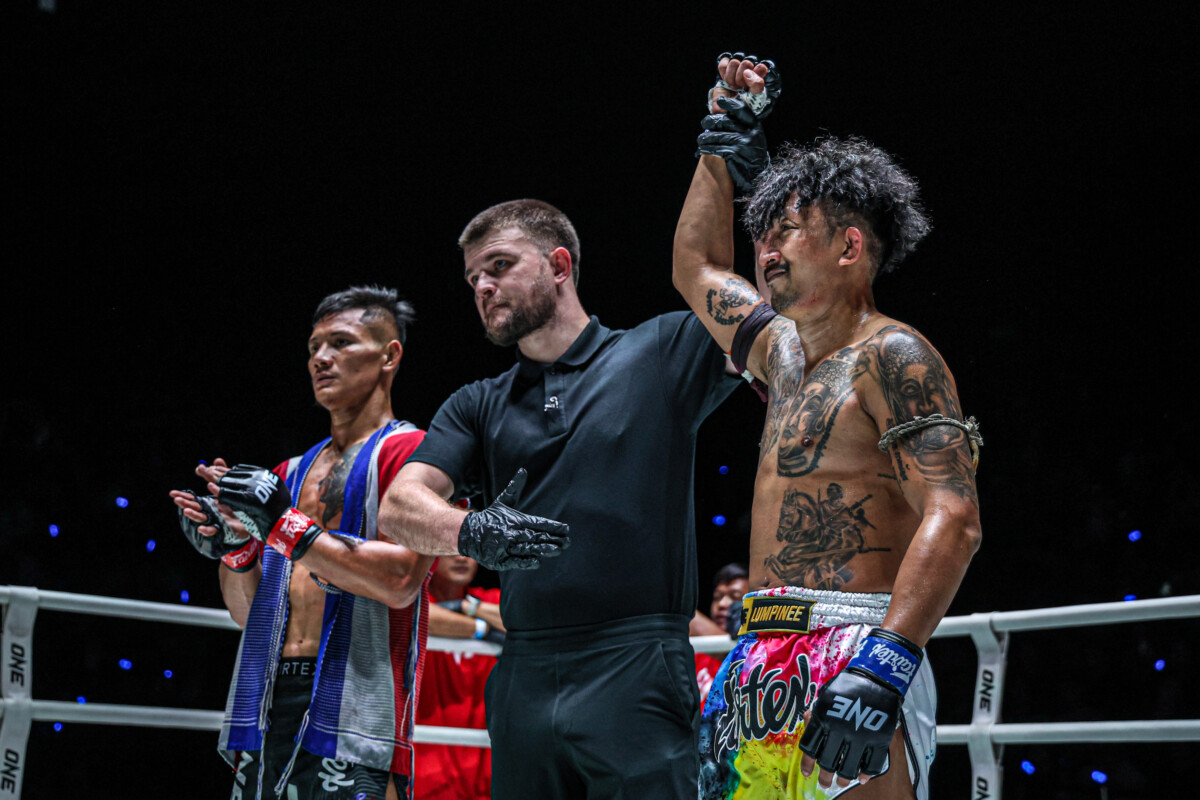 OL137_09 Suablack vs Pakorn (20)