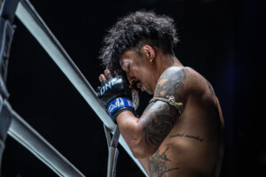 OL137_09 Suablack vs Pakorn 5