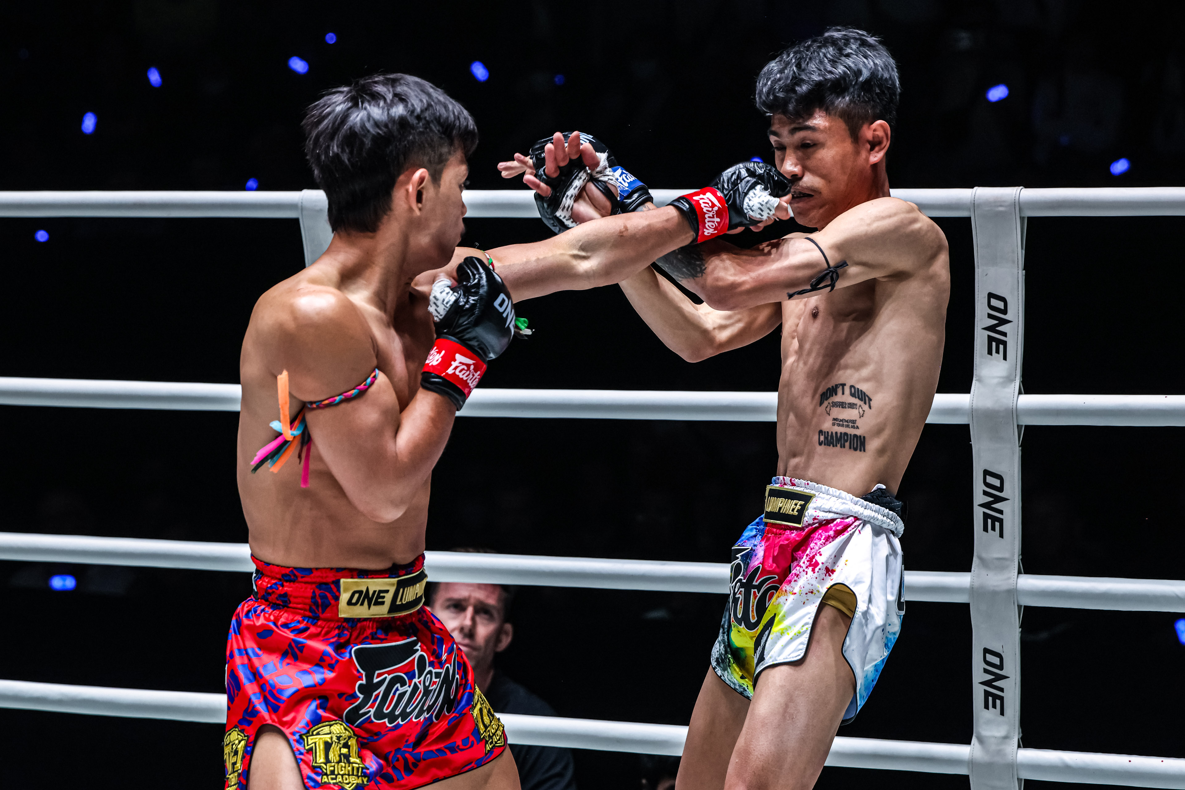 OL139_08 Khunsuk vs Nay Yine 36.jpg