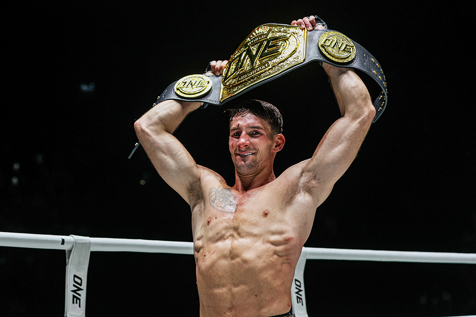 CoverWeb_OFN40_Nico_PostFight