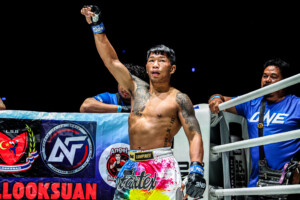 OL141_14 Komawut vs Samingdam 23