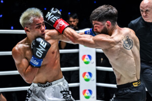 OL142_06 Ellis Badr Barboza vs Zhang Peimian_24