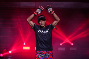 OL142_14 Apiwat vs Panpadej 19