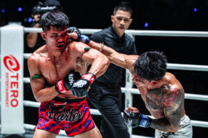 OL143_05_Nakrob vs Panrit_02